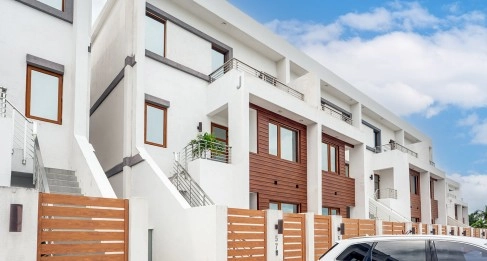 Arvia 3 Bed, 3 Bath with dock and storage unit.