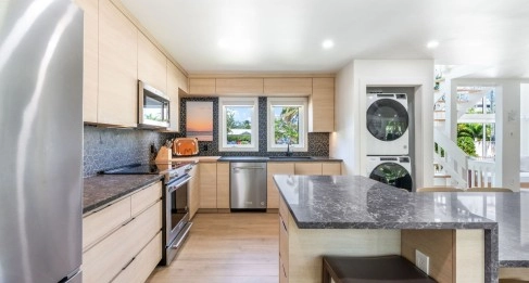 Fully Renovated Island House #9 Rum Point