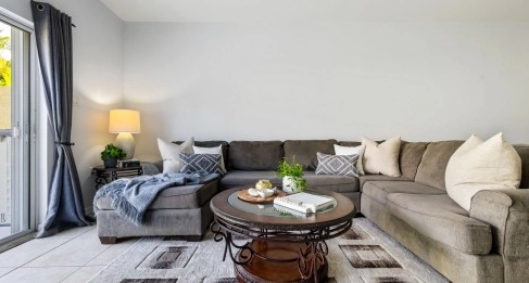 23 MANGROVE POINTE- SPACIOUS 2-BED/2.5 BATH- CLOSE TO SCHOOLS AND TOWN!