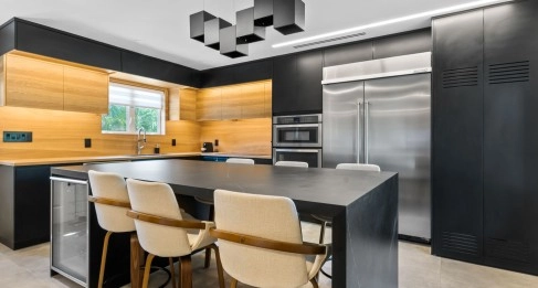 Foster Village #5 (2 BED, 2.5 BATH COMPLETELY RENOVATED TOWNHOME)