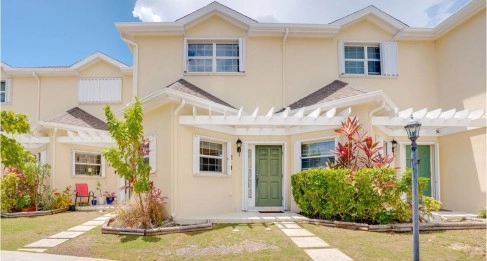Beautiful 2 bedroom Townhouse!