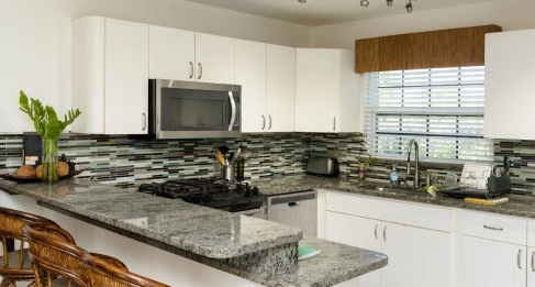 Shamrock Place - Charming 2bed/2bath with den