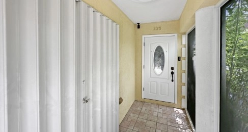 Smith Road Villas-Oversized property like a home