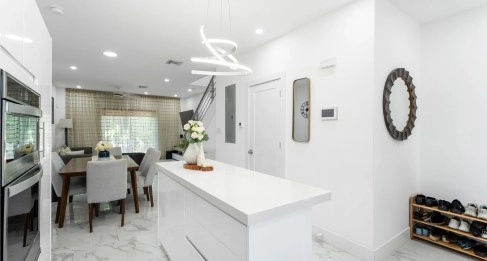 City Plaza Residences #5 (2 Bed, 3 Bath GT Townhome)