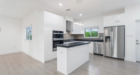 YARL 3 BED, 3 BATH TOWNHOME #88 (END UNIT)
