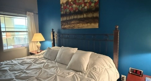 South Shore spacious 3 bedroom Seafront Penthouse