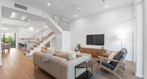 74 Bahia - Modern 4-Bedroom Townhouse in Amenity-Rich South Sound Community