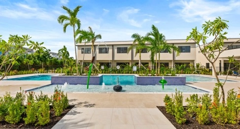 6 PRIVÉ, SOUTH SOUND | UPGRADED 2-BED/2.5-BATH POOL VIEW END UNIT