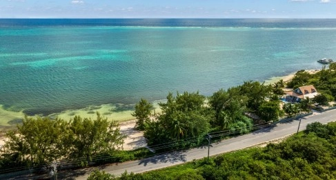 GUN BAY BEACHFRONT DEVELOPMENT SITE | EAST END