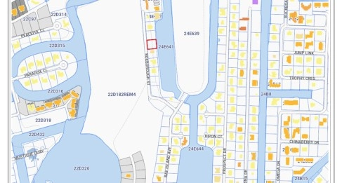 Large Turning Basin Canal Lot