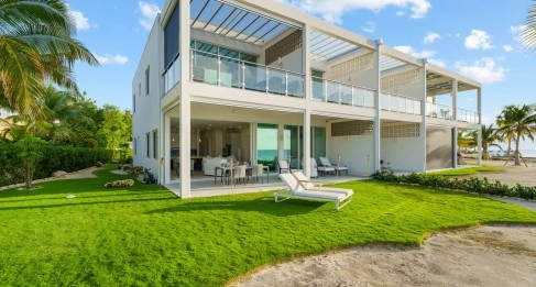 26 SUNSET POINT | RARE 3‑BED UNIT WITH ITS OWN 0.33‑ACRE PRIVATE SEAFRONT LOT