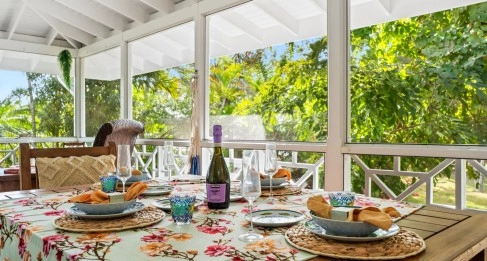 Lahala Treehouse Cottage