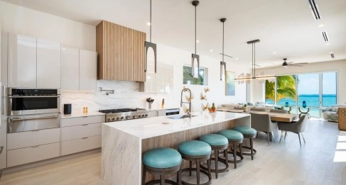 Stunning Seaside Sandy Beach Villa in East End