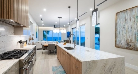 Stunning Seaside Sandy Beach Villa in East End