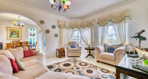 BRITANNIA #903 | SEVEN MILE CORRIDOR – UNIQUE 2 BED INVESTMENT WITH RENTAL INCOME GUARANTEED