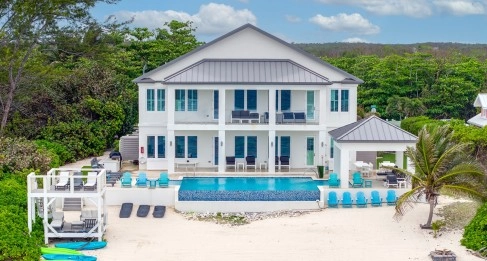 Coral Vista | High‑Yield Beachfront Estate with Unbelievable Returns of 9.5% NET!