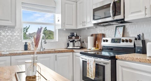 Cherry Tree Villas #4- Lovely 2 bed Near Midlands Acres