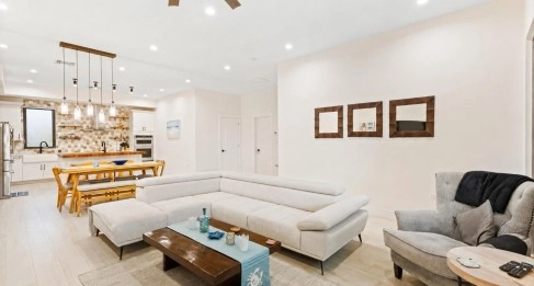 Highly Upgraded Villa Marbella #11 (2nd Floor Executive Residence)