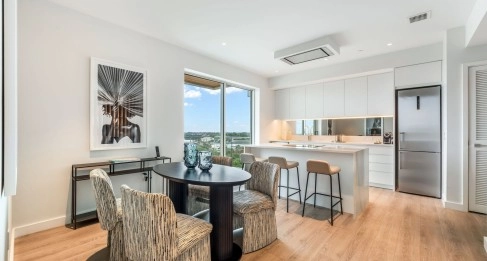 8TH FLOOR ONE GT 1 BED + DEN INCOME PRODUCING