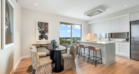 8TH FLOOR ONE GT 1 BED + DEN INCOME PRODUCING