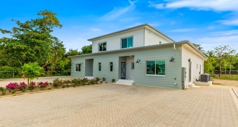 BRAND NEW GLORIA MAY VILLAS #3 (4 BED, 3.5 BATH VILLA)